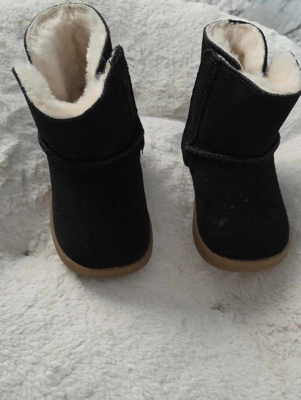 UGG Infant/Toddler Size 4  Black Suede Fleece-Lined Boots with Tan Soles
